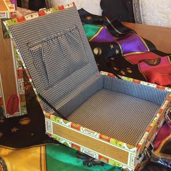 Cigar Box Purse - Picture 8 of 8